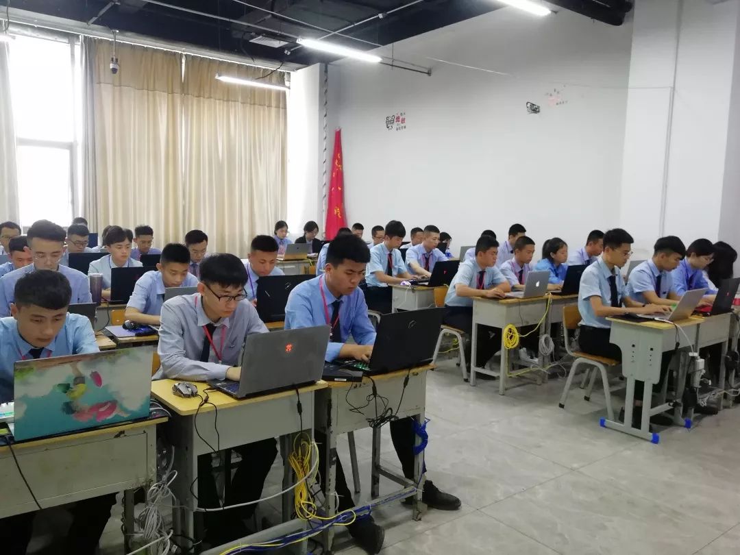 入学北京八维学校有哪些明显优势呢？