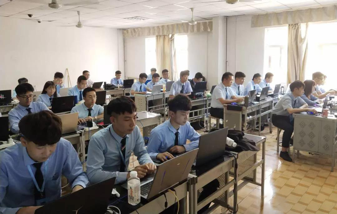 八维学院如何保障学生优质就业