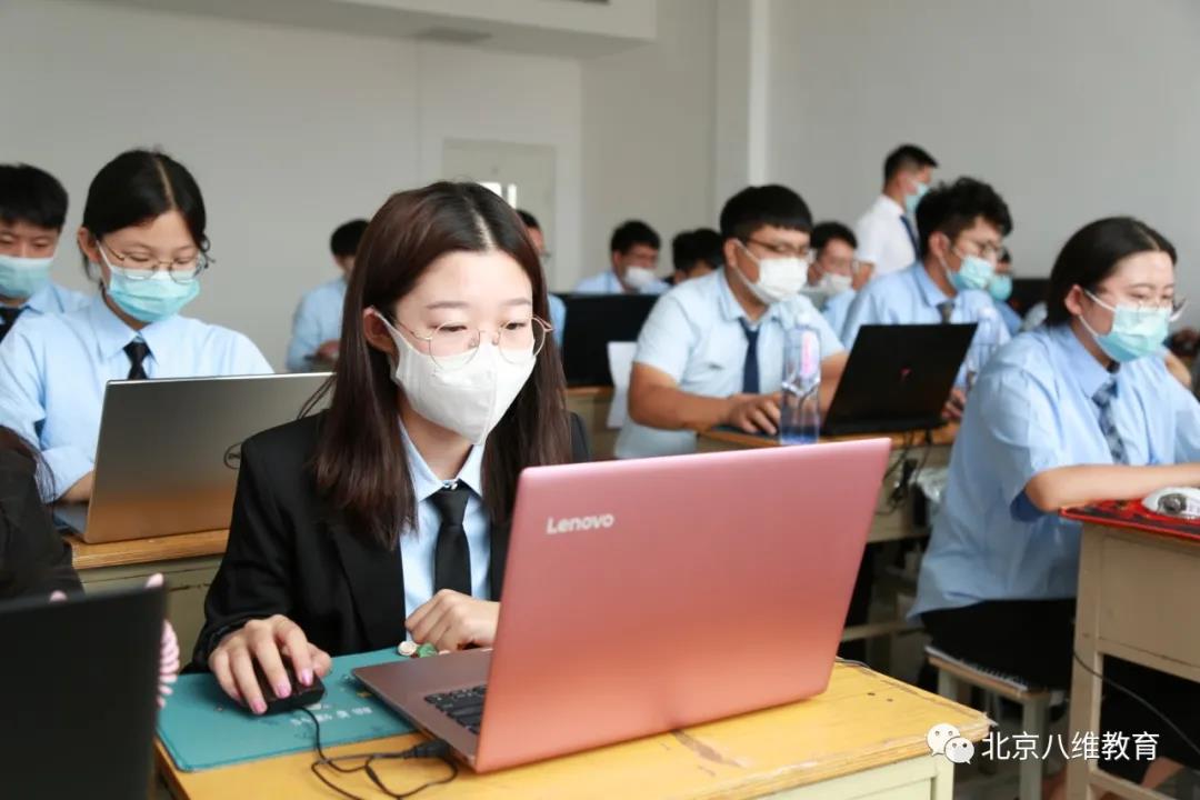 努力的人会发光，发光吧少年！